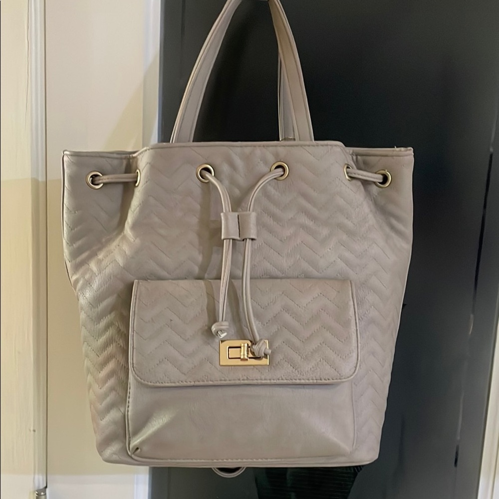 NWT Elegant Grey Tote Bag/Backpack.
